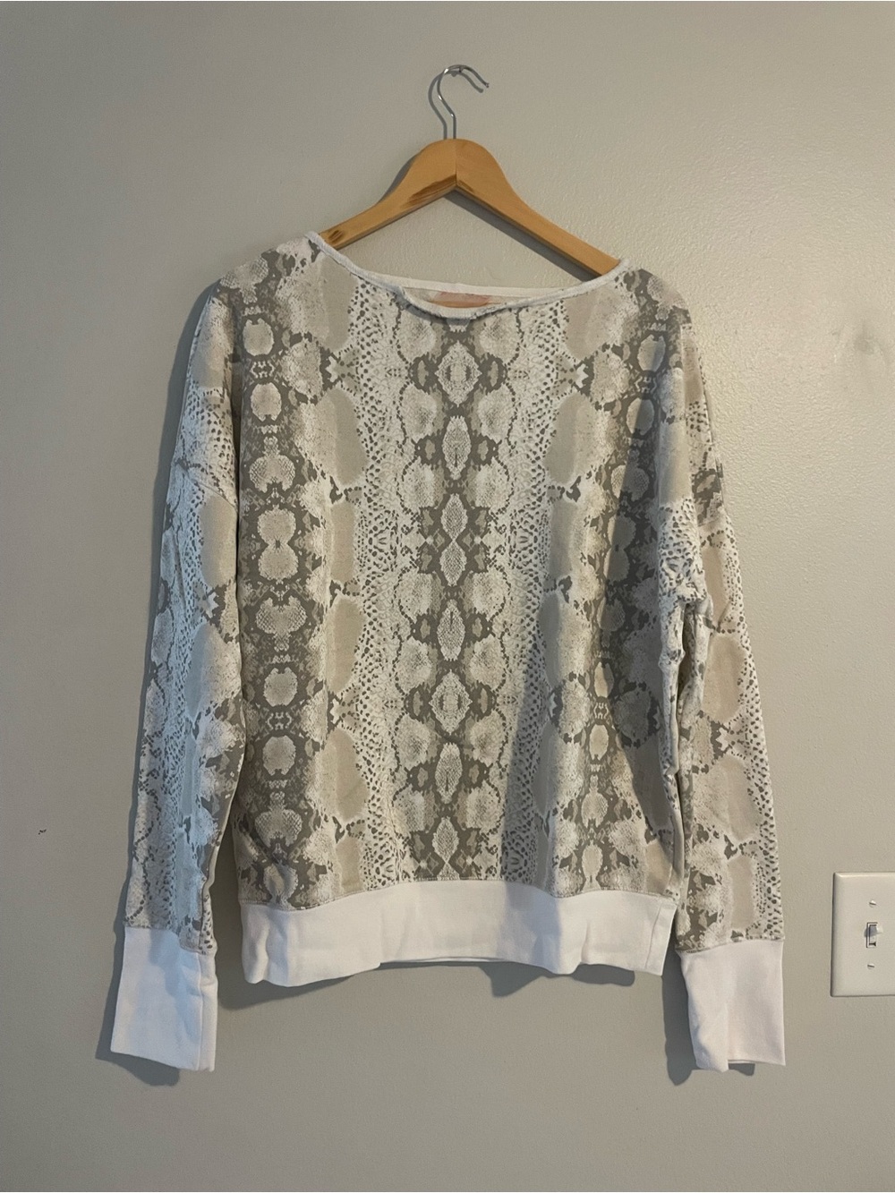 Betsey Johnson Cream and Gray Snake-Print Pullover Sweatshirt
